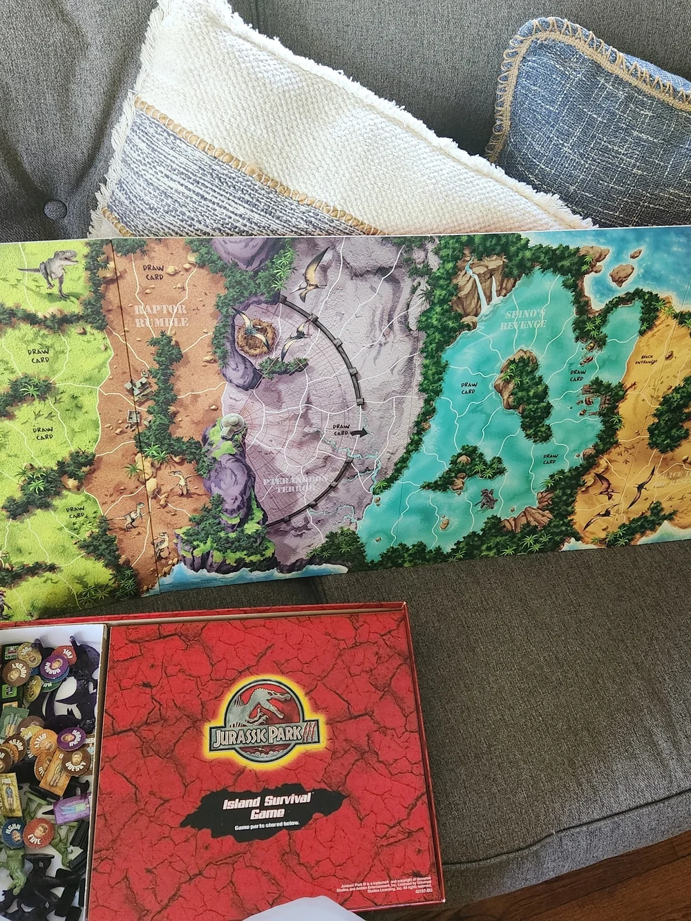 Jurassic Park 3 Board Game Missing 1 Dinosaur & 1 Playing Card Pictured ^